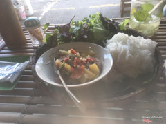 Bún chả là món ăn được ưa thích ở Hà Nội và được bày bán từ vỉa hè bình dân cho đến hàng quán sang trọng, nhưng chỉ vài hàng trong số đó thực sự thu hút thực khách