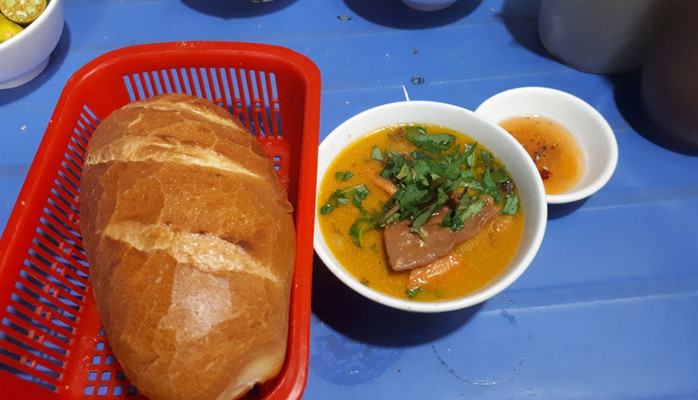 Cô Thu - Phá Lấu Bò