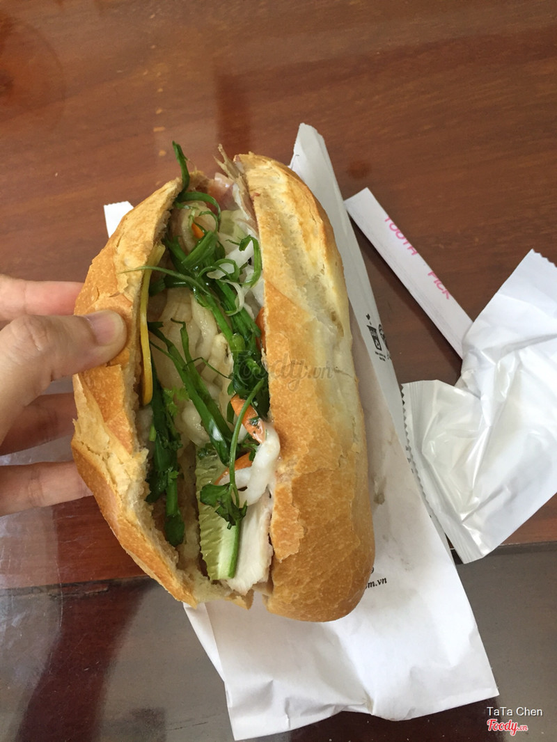 Bánh mì thịt chả 20k