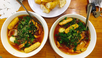 Banh canh, bún mắm, lẩu, nướng