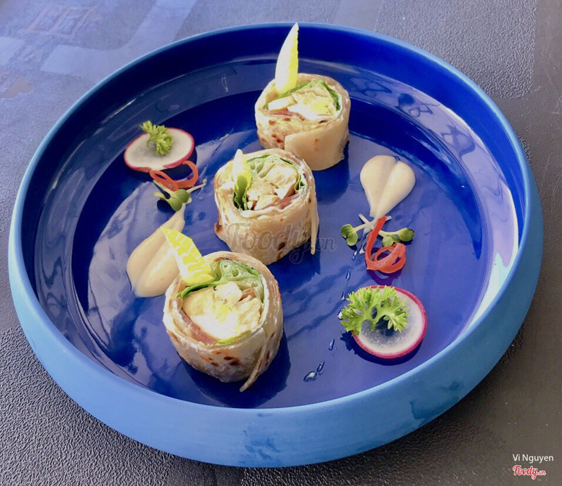 Chicken Caesar Wrap (Bánh tortilla cuộn thịt gà)