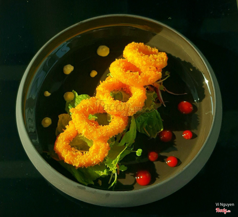 Mực v&#242;ng chi&#234;n gi&#242;n (Calamari rings)