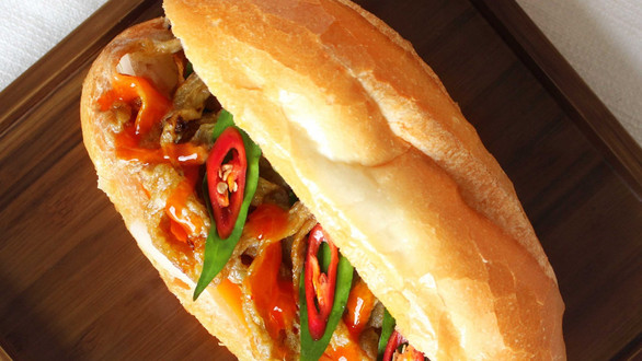 Bánh Mì Chả Cá Minh - Cô Bắc