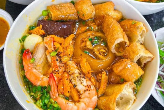 Bánh Canh Cua, Bún Bò Huế & Hủ Tiếu Mì Nguyễn Lan - Hương Lộ 80B