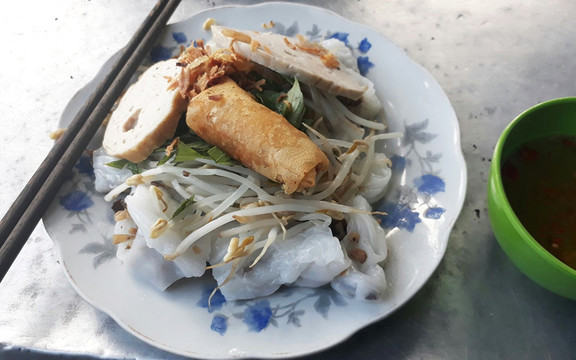 Bánh Cuốn Nóng Hồng Sơn