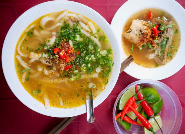 Quán Hai Chị Em - Bánh Canh Chả Cua Đà Nẵng