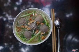 hủ tiếu bò viên