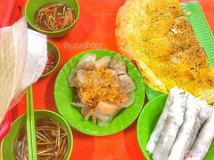 ✔️COMBO BÁNH XÈO NAM BỘ + BÁNH BỘT LỌC + PHỞ CUỐN. 📍Chợ Cố Đạo - HP 💸50k/ 1 người . - Nhìn chung là cũng tạm ổn. Phở cuốn chặt tay, thơm rõ bánh phở. Bánh bột lọc mềm, dai. Cùng bánh xèo khá đầy đặn đủ các nhân. Vỏ bánh giòn, vàng ruộm nhìn kích thích mắt vô cùng. Khi ăn gói cùng chút rau thơm và bánh đa nem. Nước giấm chua cay ngọt đủ vị.  Combo 3 món này mn nên thử cùng nhau nhé 