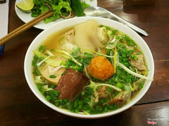 Bún bò Huế tô đặc biệt