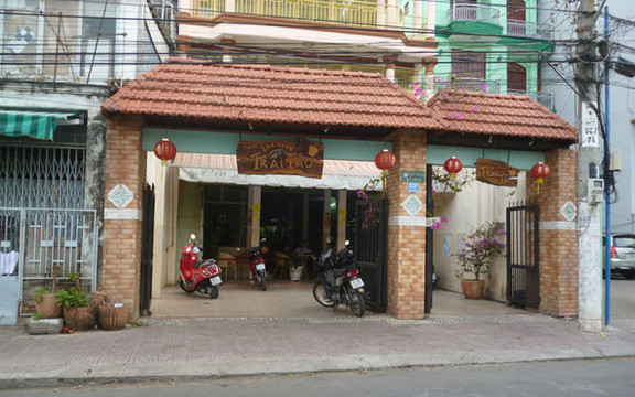 Trái Táo - Cafe Sân Vườn