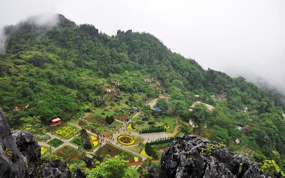 Hàm Rồng Moutain