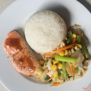 Cơm cá hồi rau củ sốt TC