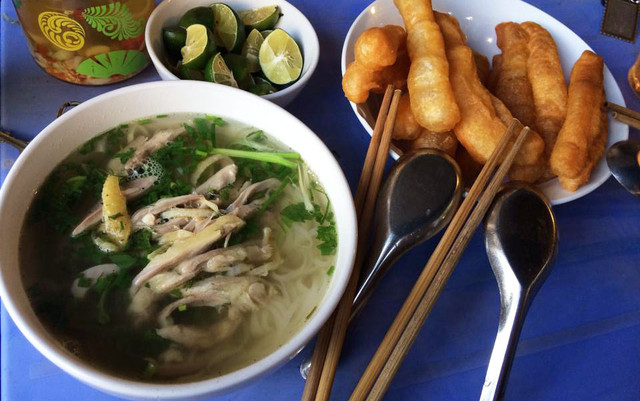 Phở Gà Ta - Xóm Chùa Nhĩ