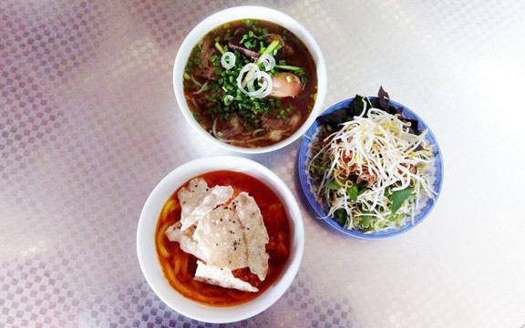 A Lì - Cơm Xào, Bún Bò Huế & Mì Quảng