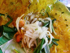 Bánh xèo tôm thịt giá hẹ 45k