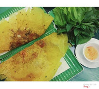 Bánh xèo hải sản với giá + bánh xèo nấm kim châm thịt heo