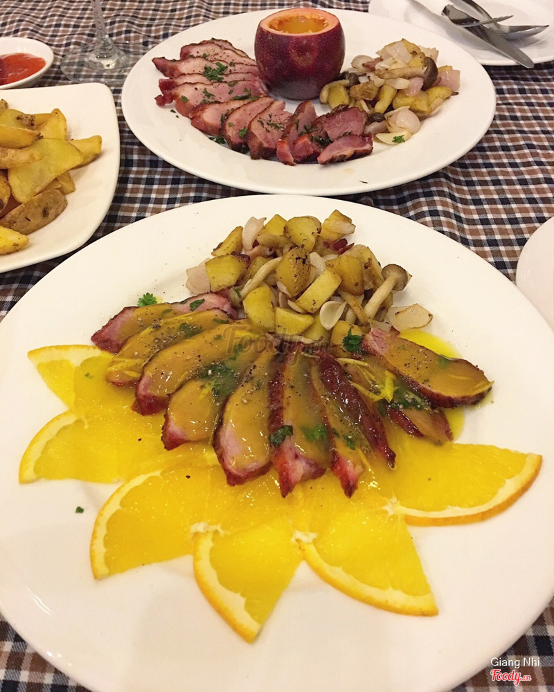 Ức vịt xông khói sốt cam úc