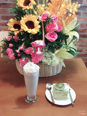 Bánh trà xanh và cookie đâ xay