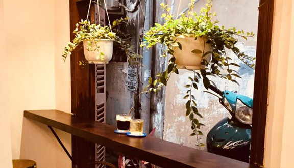 Bee's Coffee - 674 Trường Sa