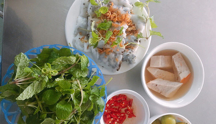 Chị Phượng - Bánh Cuốn Nóng, Bún Chả & Gà Tần