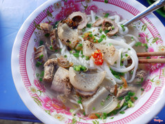 Tô bánh canh bao tử cá,trứng cá thêm da heo