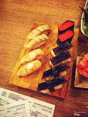 Sushi lươn nướng cũng chuẩn