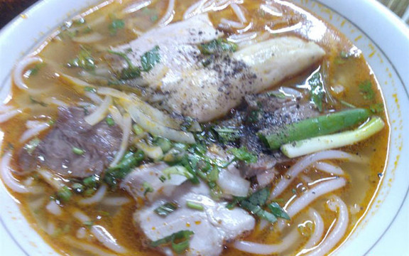 Quỳnh Trân - Bún Bò Huế 