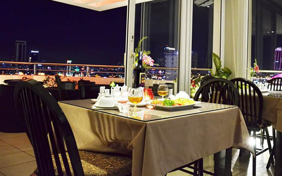 Sky Bar Restaurant - D&C Hotel