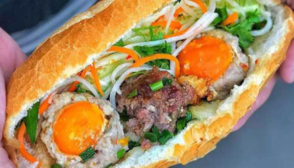 Bánh Mì Bé Mập - Bánh Mì Xíu Mại Trứng Muối