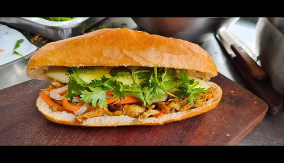 A.Hùng Chay - Bánh Giò Chay & Bánh Mì Phá Lấu Chay