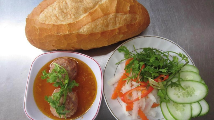 Ba Phương - Bánh Mì Xíu Mại & Xôi Gà - Phan Trung