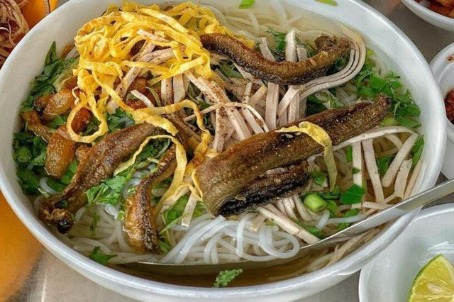 Cá Rô Đồng & Bún Thang Lươn - Tú Mỡ