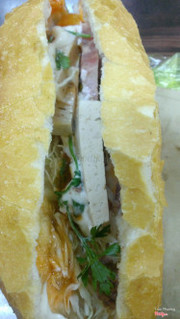 bánh mì chả lụa