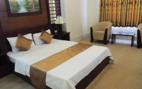 Tây Nam Hotel