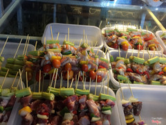 Xiên que tự chọn tại quán