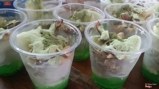 Kem sữa chua dẻ trà xanh