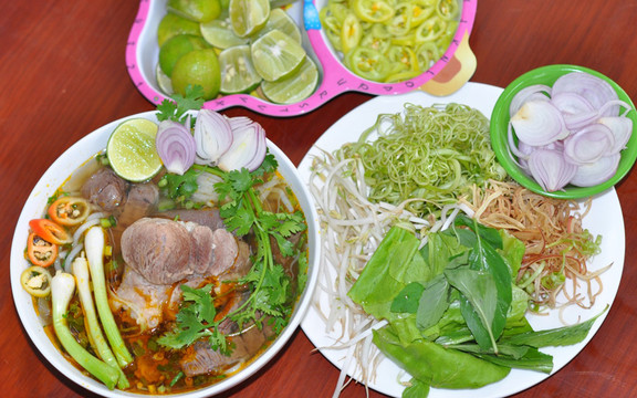 Toàn - Phở Bò & Bún Bò Huế