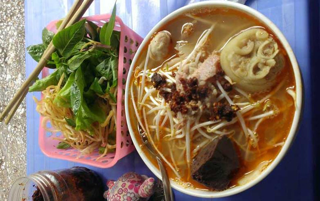 Bún Bò Huế - Xóm Chùa Nhĩ