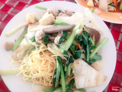 Mì xào thập cẩm