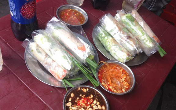 Khu Ăn Vặt Chợ Ga - Chợ Cố Đạo