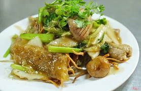 Mì trứng mềm xào thập cẩm 30,000