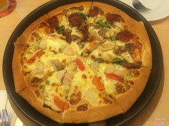 Pizza bò + tôm bơ tỏi