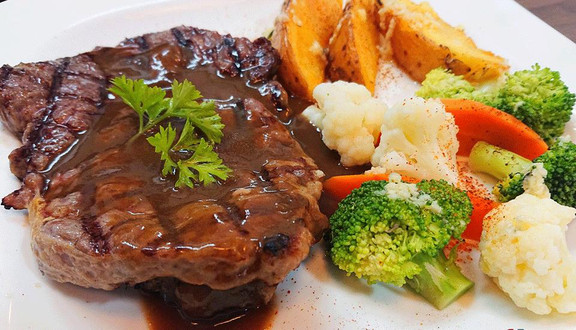 Lynh House - Beef Steak