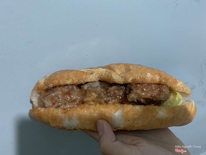 Bánh mì xíu mại trứng muối