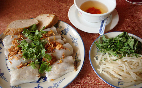 Bánh Cuốn Nóng