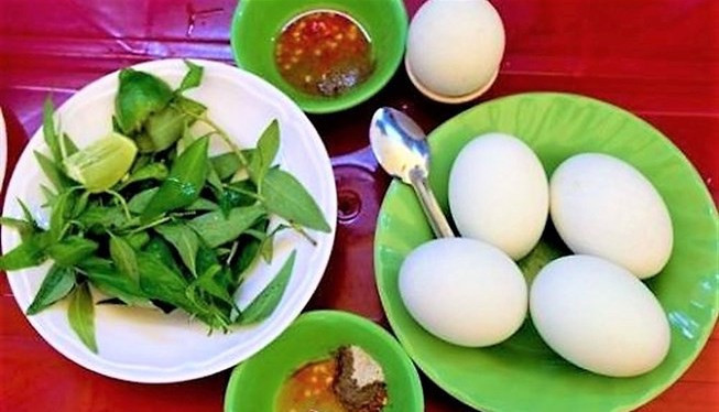 Ngọc Hân - Vịt Lộn & Gỏi Cuốn - Đường D4