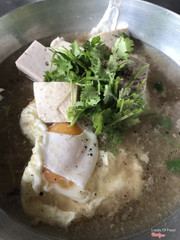 Trứng + chả lụa