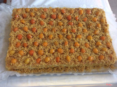 Bánhtrứng muối khồng lồ dành cho tiệc Buffet của buổi họp mặt Cựu Học Sinh Trường Ngô Quyền niên khóa 1979-1989