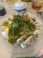 Thấy trên mạng ghé ăn thử mà ngon👍👍👍...hợp khẩu vị...sẽ ghé dài dài...phục vụ khách vuo vẻ nhiệt tình