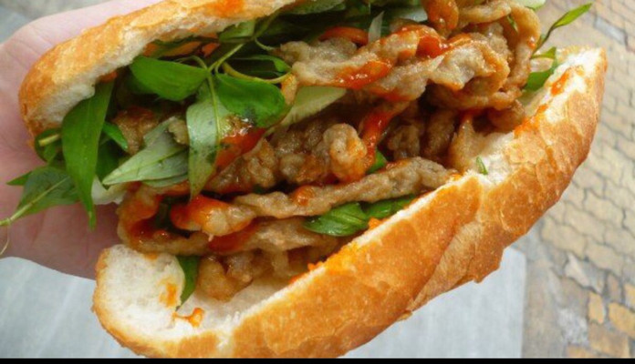 Bánh Mì Chả Cá 390